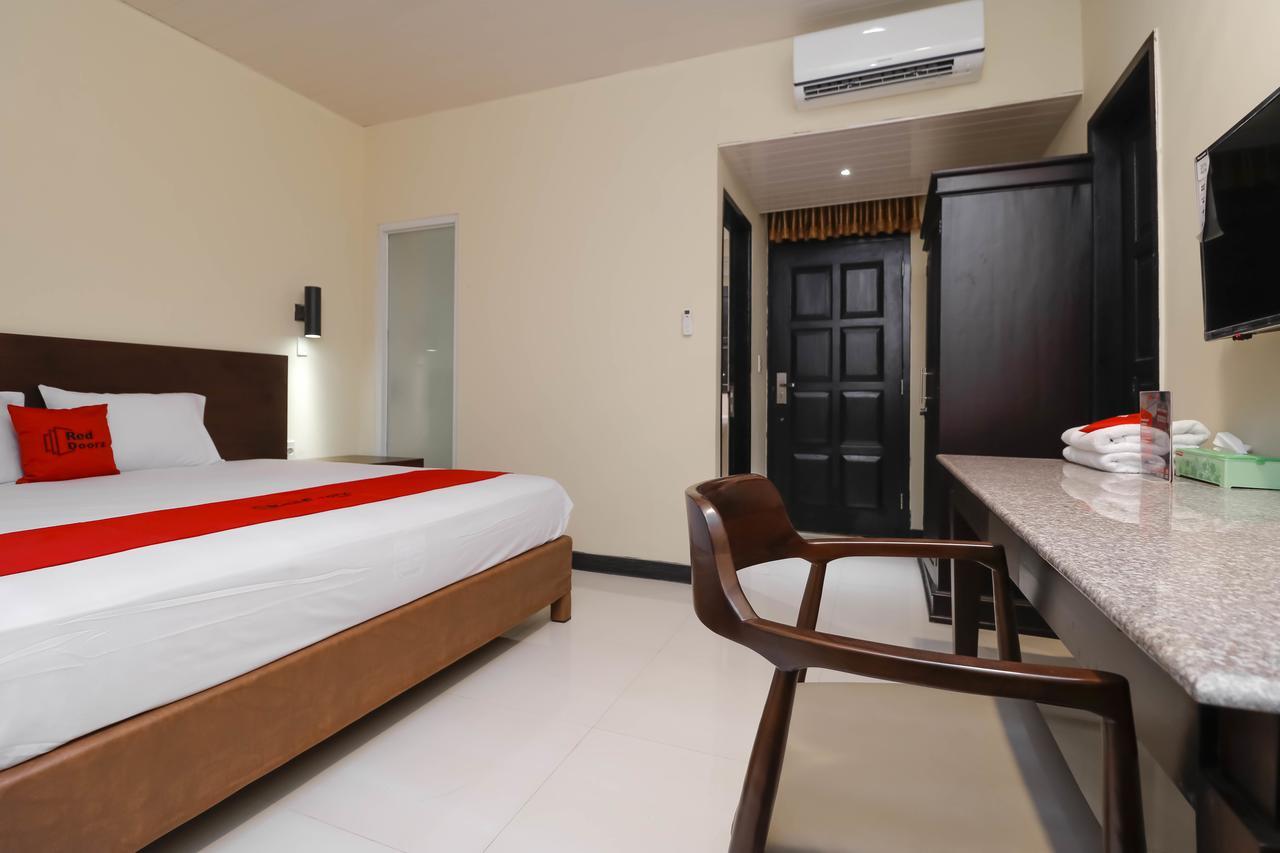 Reddoorz Plus Near Halim Perdanakusuma 2 Jakarta Luaran gambar