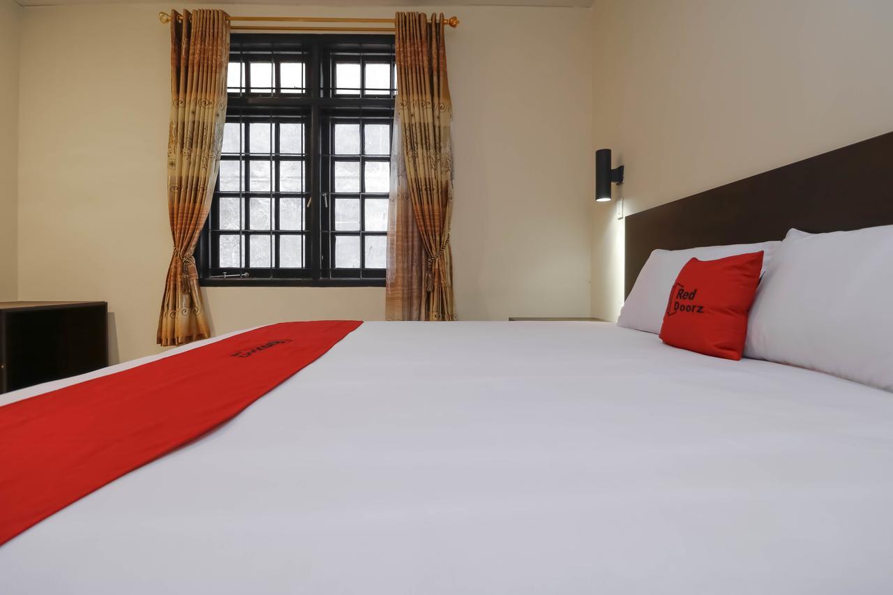 Reddoorz Plus Near Halim Perdanakusuma 2 Jakarta Luaran gambar