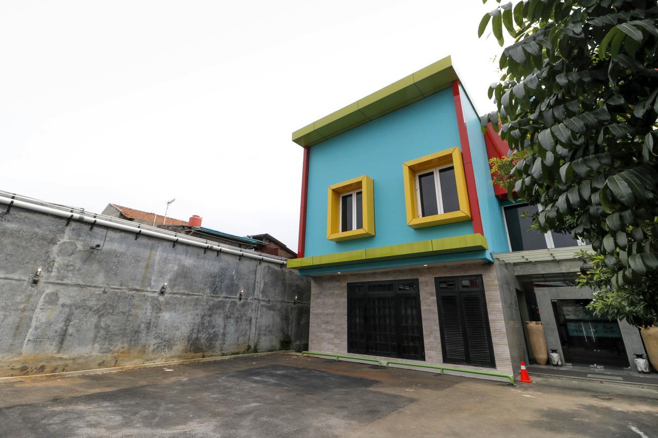 Reddoorz Plus Near Halim Perdanakusuma 2 Jakarta Luaran gambar