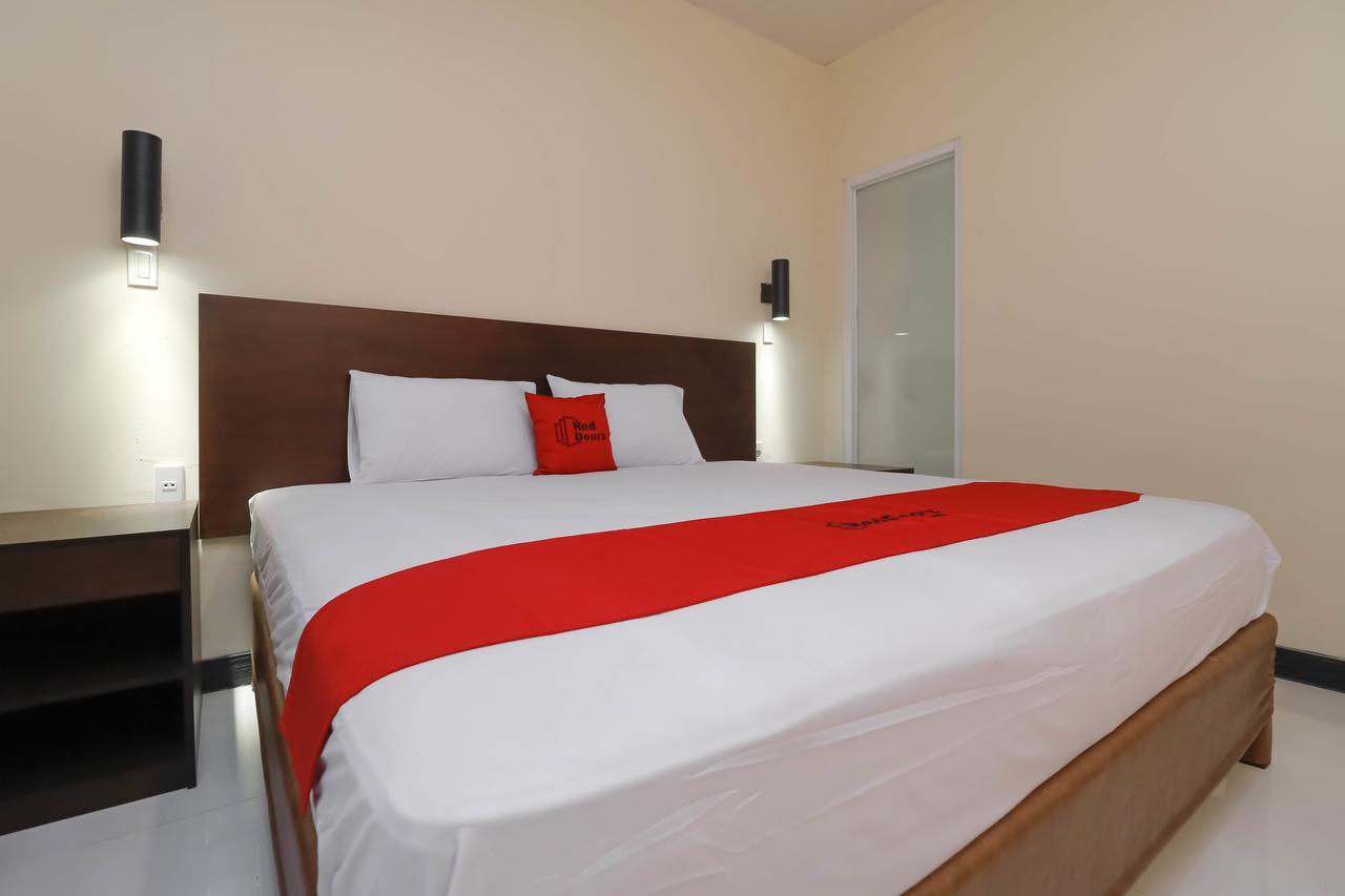 Reddoorz Plus Near Halim Perdanakusuma 2 Jakarta Luaran gambar